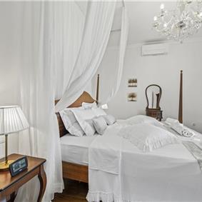 4-5 bedroom villa with Split City and Sea Views sleeps 8-10
